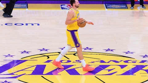 利物浦歐冠小組賽第5輪2-0擊倒波爾圖，蒂亞戈世界波傳奇助攻，薩拉赫獨造勝局